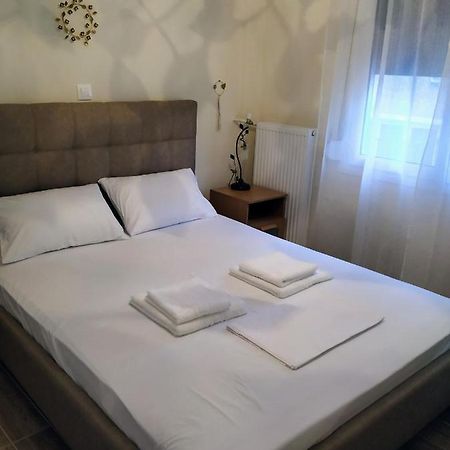 Kynosargous Square'S Apartment Atene Esterno foto