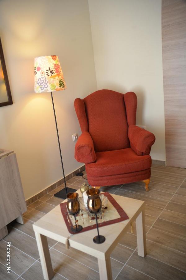 Kynosargous Square'S Apartment Atene Esterno foto