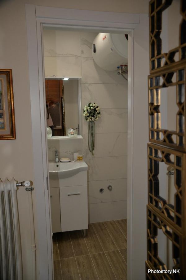 Kynosargous Square'S Apartment Atene Esterno foto